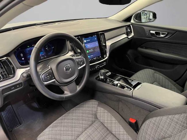 Volvo V60 Core, T6 AWD Híbrido enchufable, Eléctrico/Gasolina, Bright   - Foto 16