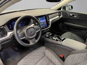 Volvo V60 Core, T6 AWD Híbrido enchufable, Eléctrico/Gasolina, Bright   - Foto 16