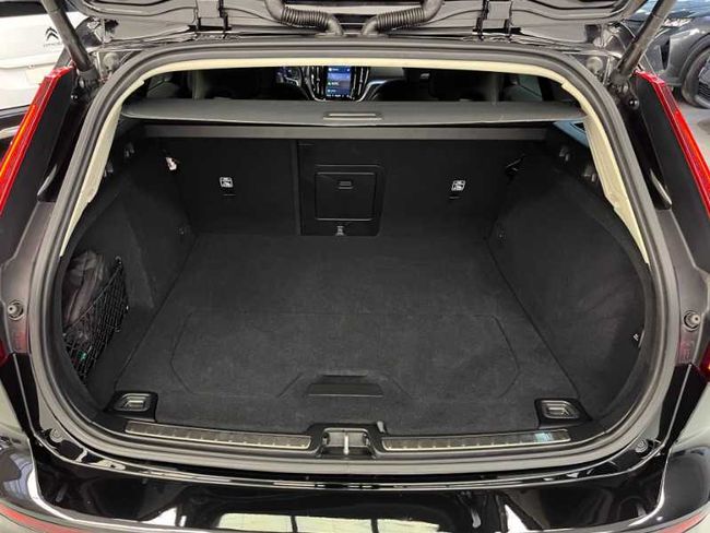 Volvo V60 Core, T6 AWD Híbrido enchufable, Eléctrico/Gasolina, Bright   - Foto 10