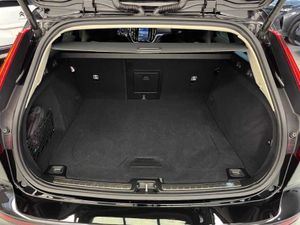 Volvo V60 Core, T6 AWD Híbrido enchufable, Eléctrico/Gasolina, Bright   - Foto 10