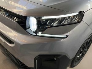 Citroën Berlingo Talla XL BlueHDi 100 S&S 6v PLUS M1 7 PLAZAS   - Foto 21