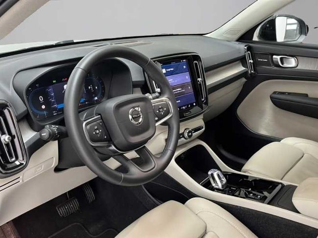 Volvo XC40 Plus, B4 AWD (gasolina), Gasolina, Dark   - Foto 17