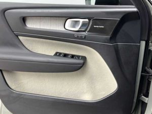 Volvo XC40 Plus, B4 AWD (gasolina), Gasolina, Dark   - Foto 9