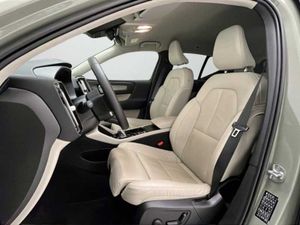 Volvo XC40 Plus, B4 AWD (gasolina), Gasolina, Dark   - Foto 12