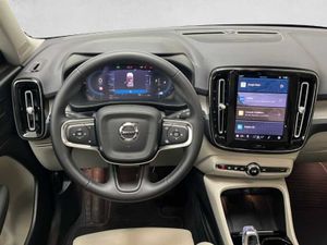 Volvo XC40 Plus, B4 AWD (gasolina), Gasolina, Dark   - Foto 30