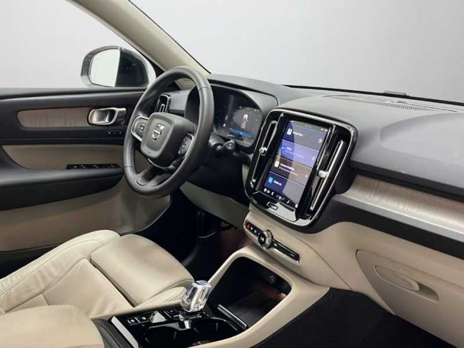 Volvo XC40 Plus, B4 AWD (gasolina), Gasolina, Dark   - Foto 34