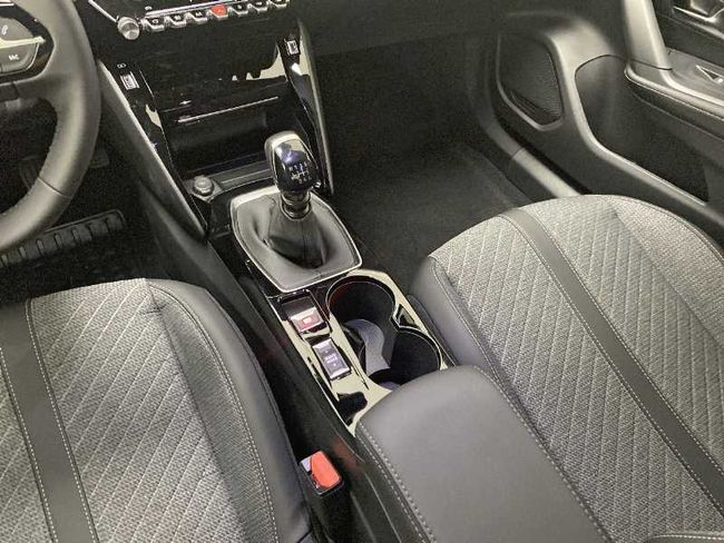 Peugeot 2008 NSUV  Allure Gasolina 100 S&S 6 Vel. MAN   - Foto 17