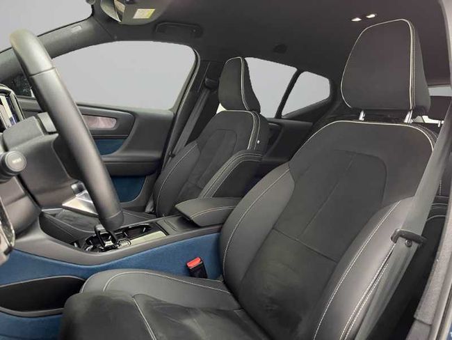 Volvo XC40 Pure Electric Plus Auto 70Kwh   - Foto 17