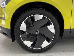 Volvo EX30 Plus, Single Motor Extended Range, Eléctrico   - Foto 11