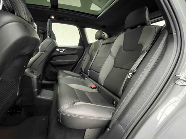 Volvo XC60 Recharge Plus, T6 e-AWD Híbrido enchufable, Eléctrico/Gasolina, Bright   - Foto 13