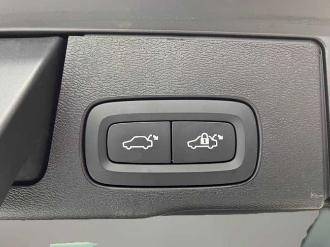 Volvo XC60 Recharge Plus, T6 e-AWD Híbrido enchufable, Eléctrico/Gasolina, Bright   - Foto 18