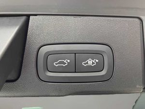 Volvo XC60 Recharge Plus, T6 e-AWD Híbrido enchufable, Eléctrico/Gasolina, Bright   - Foto 18