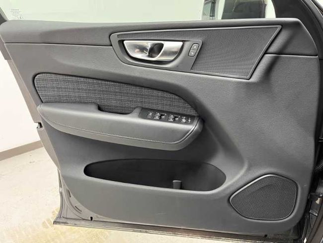 Volvo XC60 Recharge Core, T6 e-AWD Híbrido enchufable, Eléctrico/Gasolina, Bright   - Foto 18