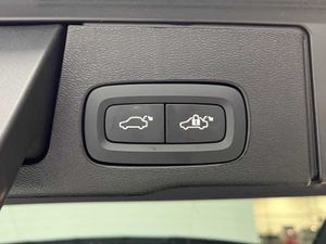 Volvo XC60 Recharge Core, T6 e-AWD Híbrido enchufable, Eléctrico/Gasolina, Bright   - Foto 21