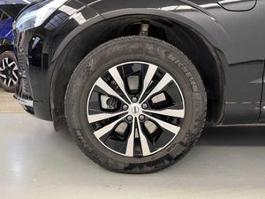 Volvo XC60 Recharge Core, T6 e-AWD Híbrido enchufable, Eléctrico/Gasolina, Bright   - Foto 9