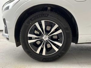 Volvo XC60 Recharge Core, T6 e-AWD Híbrido enchufable, Eléctrico/Gasolina, Bright   - Foto 7