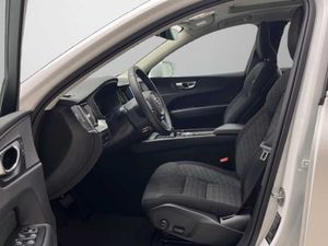 Volvo XC60 Recharge Core, T6 AWD Híbrido enchufable, Eléctrico/Gasolina, Bright   - Foto 20