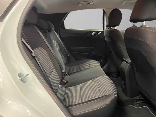 Kia XCeed Nuevo  1.0 T-Gdi 100 CV Business   - Foto 14