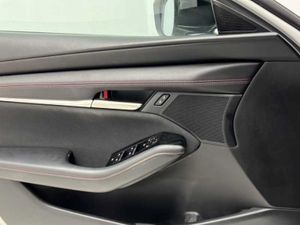 Mazda 3 (2022) E-SKYACTIV G 2,0 122 CV HOMURA   - Foto 9