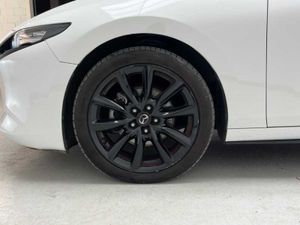 Mazda 3 (2022) E-SKYACTIV G 2,0 122 CV HOMURA   - Foto 17