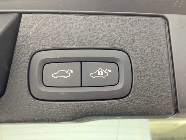 Volvo XC60 Recharge Core, T6 AWD Híbrido enchufable, Eléctrico/Gasolina, Bright   - Foto 35