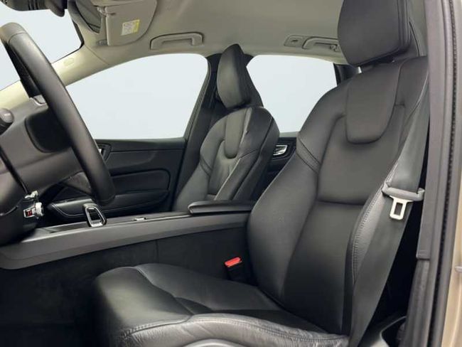 Volvo XC60 B4 (D) Core Auto   - Foto 10