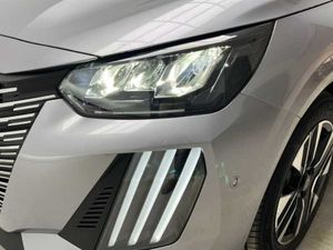 Peugeot 208 N 5P Allure HYBRID 110 eDCS6     - Foto 17