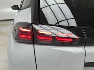 Peugeot 2008 NSUV  Allure Hybrid 145 eDCS6     - Foto 21
