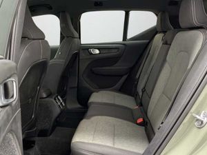 Volvo XC40 Plus, B3 Mild hybrid, Gasolina, Dark   - Foto 9