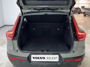 Volvo XC40 Plus, B3 Mild hybrid, Gasolina, Dark   - Foto 11