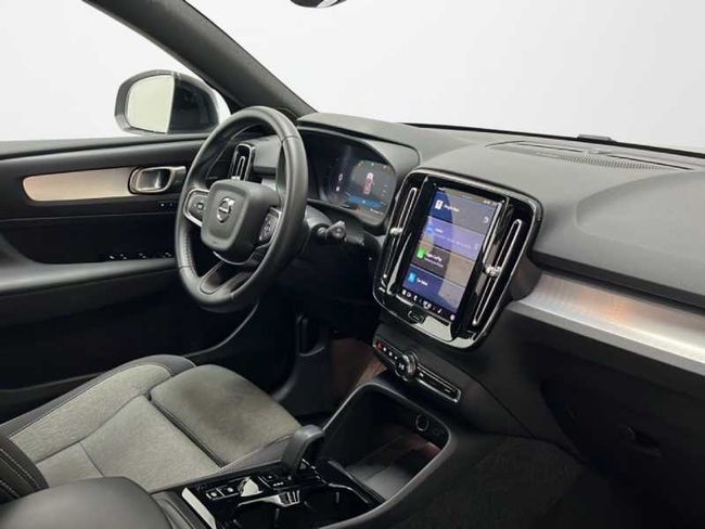 Volvo XC40 Plus, B3 Mild hybrid, Gasolina, Dark   - Foto 10