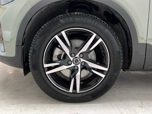 Volvo XC40 Plus, B3 Mild hybrid, Gasolina, Dark   - Foto 18