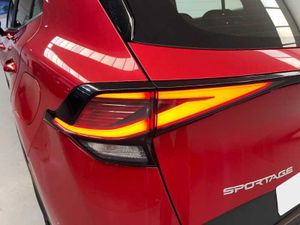 Kia Sportage 1.6 T-GDi MHEV 118kW (160CV) Drive 17