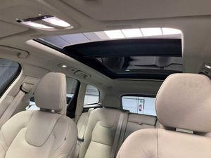 Volvo XC60 Recharge Core, T6 e-AWD Híbrido enchufable, Eléctrico/Gasolina, Bright   - Foto 21