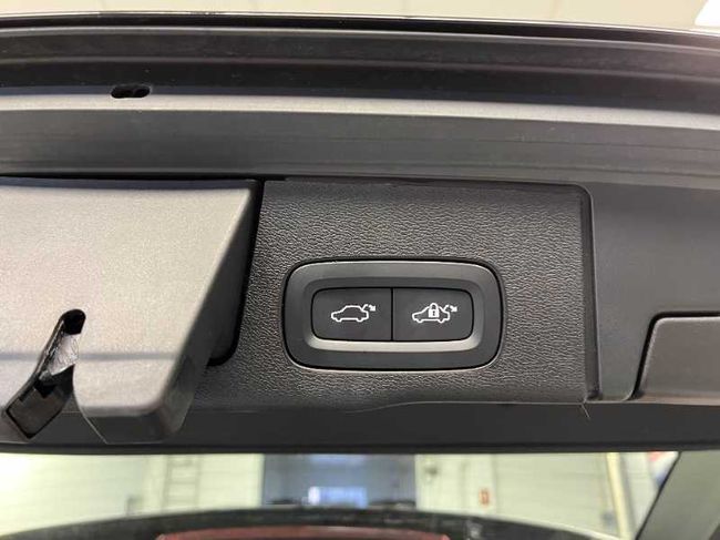 Volvo XC60 Recharge Core, T6 e-AWD Híbrido enchufable, Eléctrico/Gasolina, Bright   - Foto 12