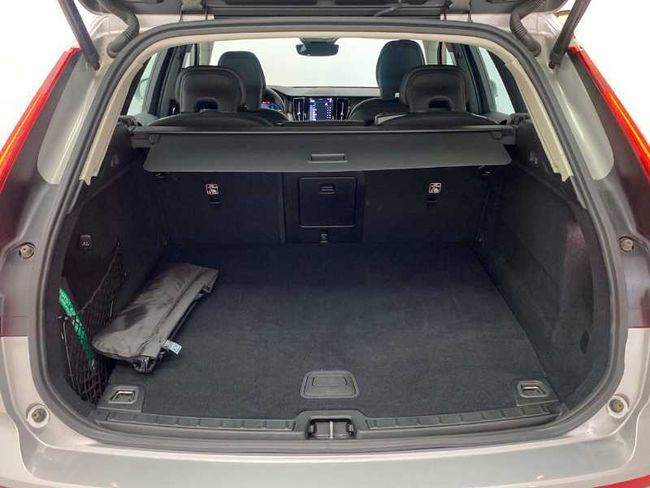 Volvo XC60 Recharge Core, T6 AWD Híbrido enchufable, Eléctrico/Gasolina, Bright   - Foto 13