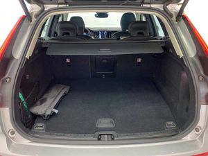 Volvo XC60 Recharge Core, T6 AWD Híbrido enchufable, Eléctrico/Gasolina, Bright   - Foto 13
