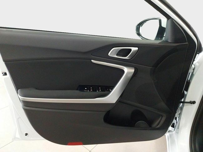 Kia Ceed 1.0 T-GDi 74kW (100CV) Concept  - Foto 18