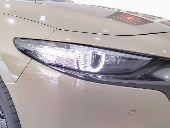 Mazda 3 2.0L E-SKY X MHEV 137kW 6AT AWD Takumi  - Foto 6