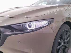 Mazda 3 2.0L E-SKY X MHEV 137kW 6AT AWD Takumi  - Foto 3