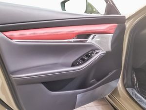 Mazda 3 2.0L E-SKY X MHEV 137kW 6AT AWD Takumi  - Foto 15