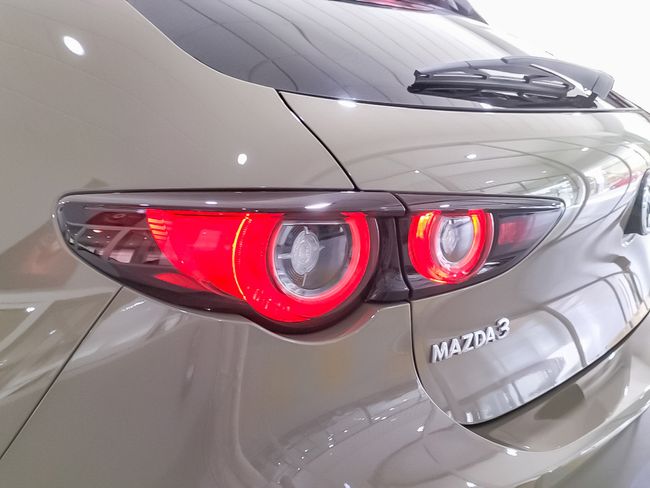Mazda 3 2.0L E-SKY X MHEV 137kW 6AT AWD Takumi  - Foto 14