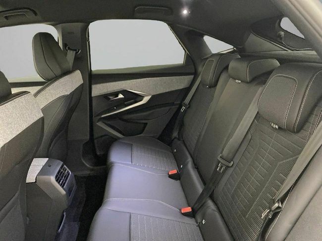 Peugeot e-3008 Allure Eléctrico 157kW  - Foto 11