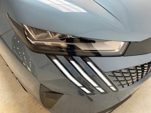 Peugeot e-3008 Allure Eléctrico 157kW  - Foto 22