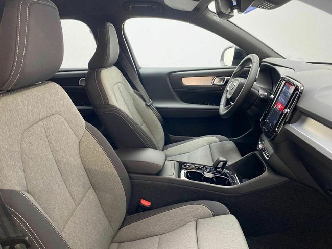Volvo XC40 2.0 B3 G Black Edition Plus Auto  - Foto 9