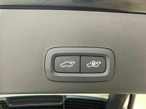 Volvo XC40 2.0 B3 G Black Edition Plus Auto  - Foto 25