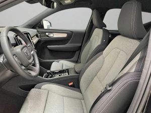 Volvo XC40 2.0 B3 G Black Edition Plus Auto  - Foto 10