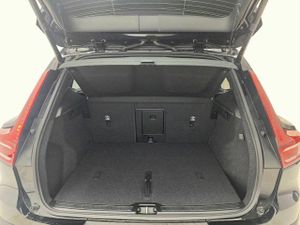 Volvo XC40 2.0 B3 G Black Edition Plus Auto  - Foto 12