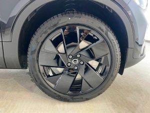 Volvo XC40 2.0 B3 G Black Edition Plus Auto  - Foto 16