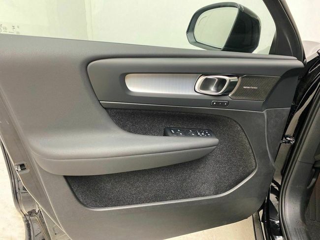 Volvo XC40 2.0 B3 G Black Edition Plus Auto  - Foto 27